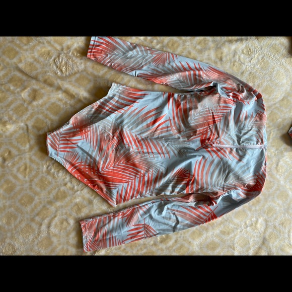 Swim wear - Picture 3 of 4